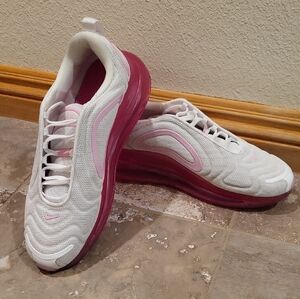 Nike AIR MAX 720 Sneakers